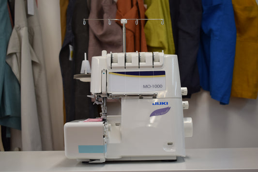 JUKI MO-1000 Air Threading Overlocker